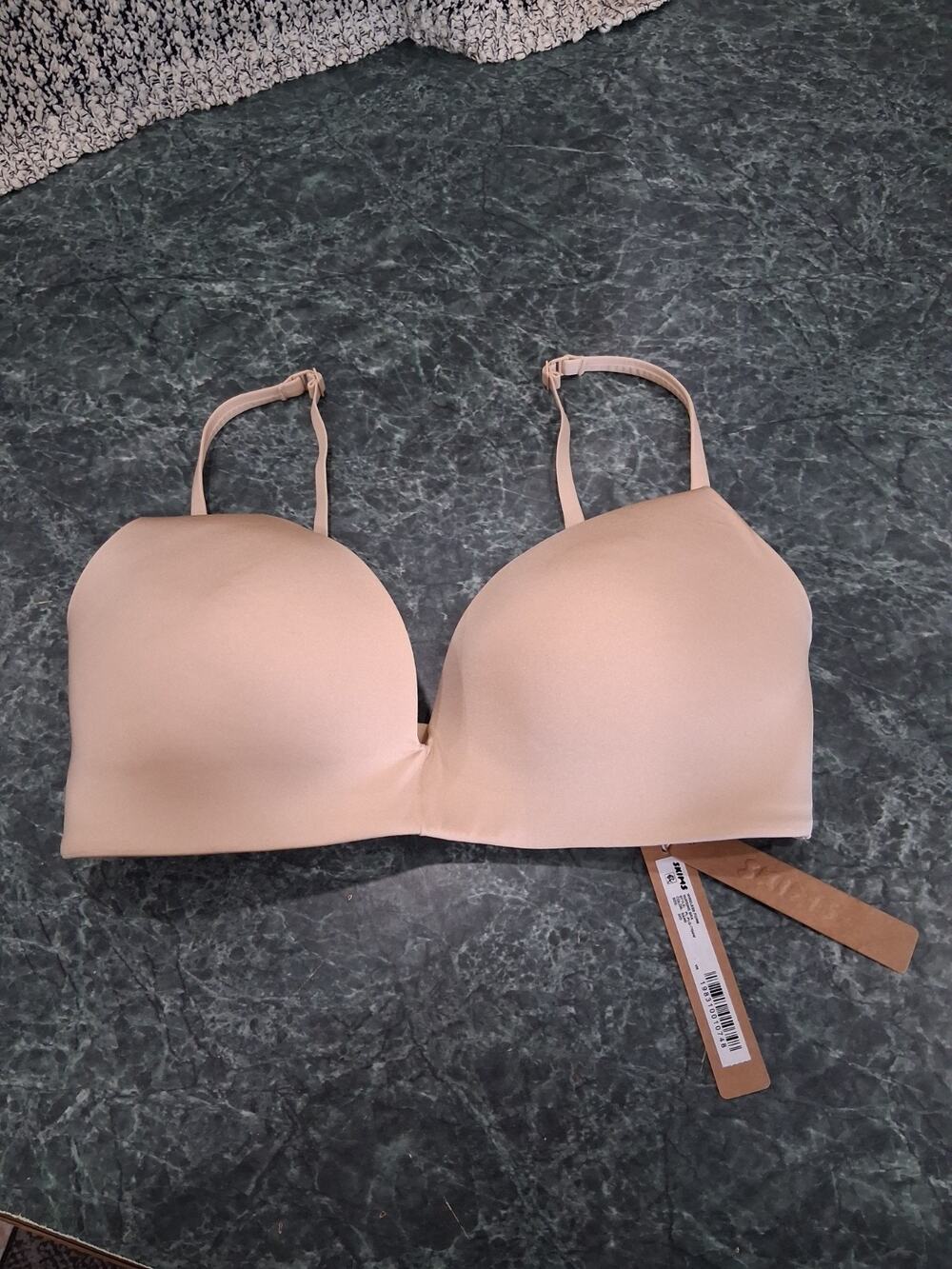 Skims Wireless Form Nursing Bra Size 32D Sand Beige Maternity Adjustable Straps